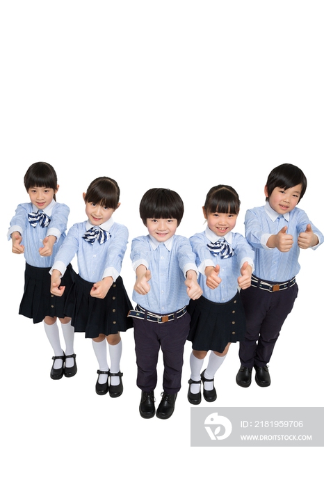 小学生群体像