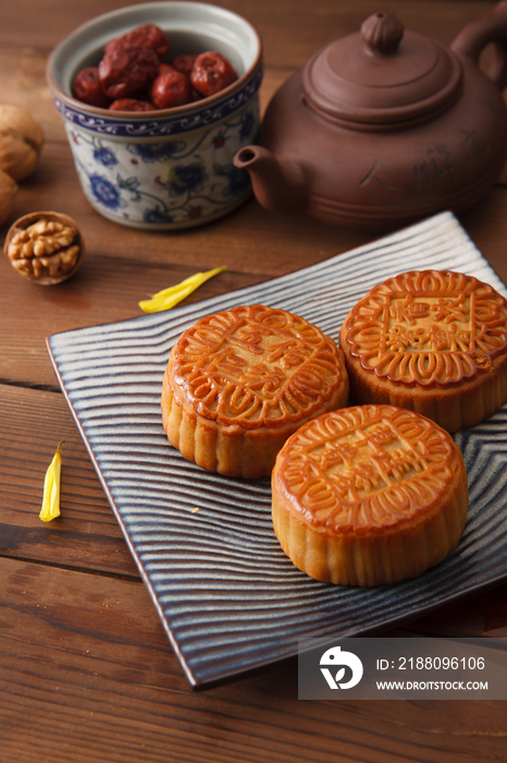 静物月饼和干果