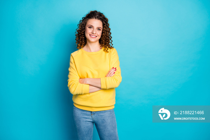 Portrait of her she nice attractive lovely pretty cheerful cheery wavy-haired girl businesswoman folded arms isolated on bright vivid shine vibrant blue color background