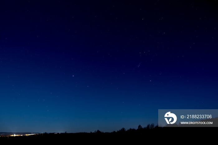 Starry and clear of clouds night