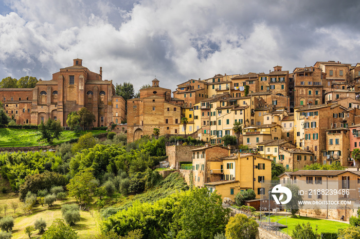 Blick auf die Altstadt von Siena in Italien