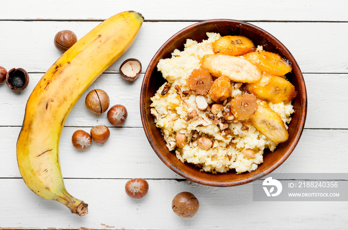 Millet porridge with banana