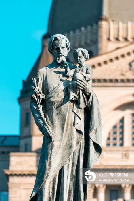 Saint Joseph cathedral in montreal in autumn