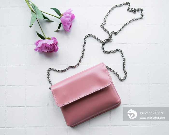 Women’s bag made of pink leather