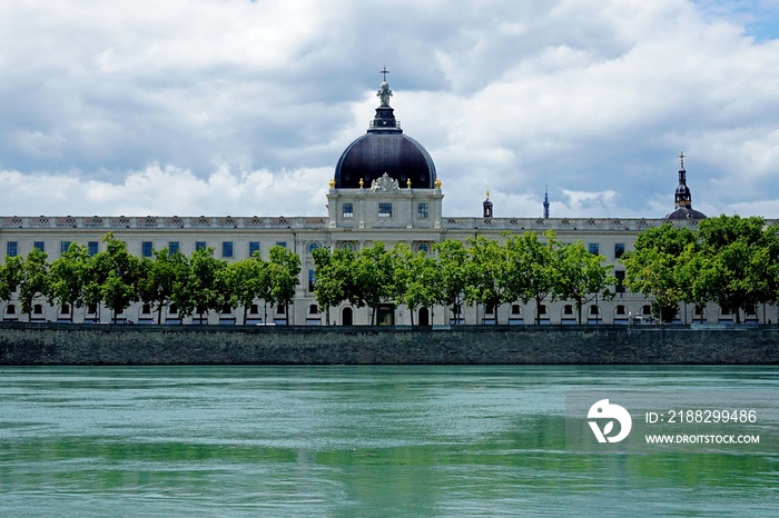 L’Hôtel-Dieu de Lyon, sur la presqu’île