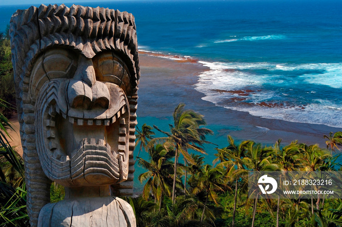 美国夏威夷大岛当地神的雕塑