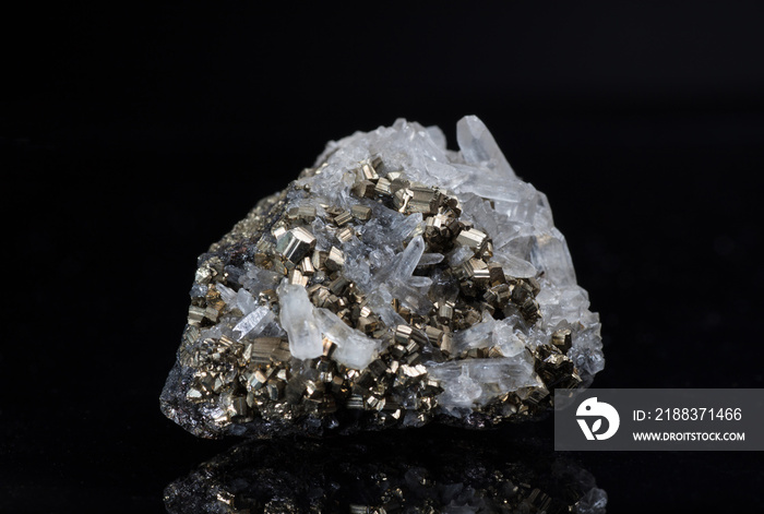 Symbiotic pyrite crystal druse