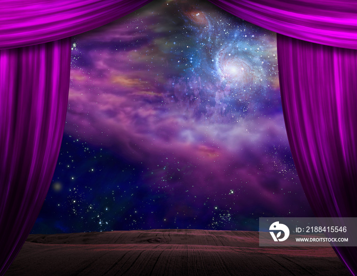 紫色舞台幕布后面的星空