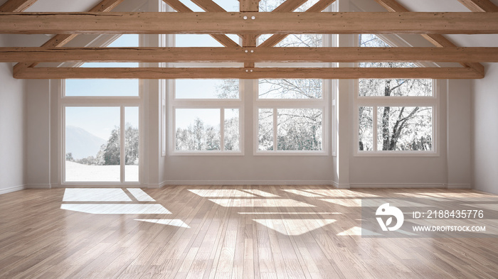 豪华生态屋的空房间，镶木地板和木制屋顶桁架，冬季我的全景窗