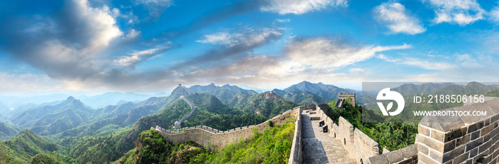 Majestic Great Wall of China under the blue sky,panoramic view