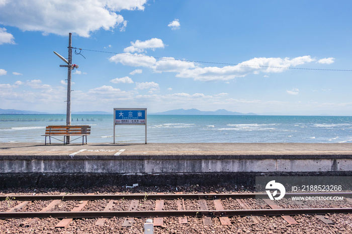 Omisaki Station is one of Shimabara Railway which is the closest station to the sea in Japan