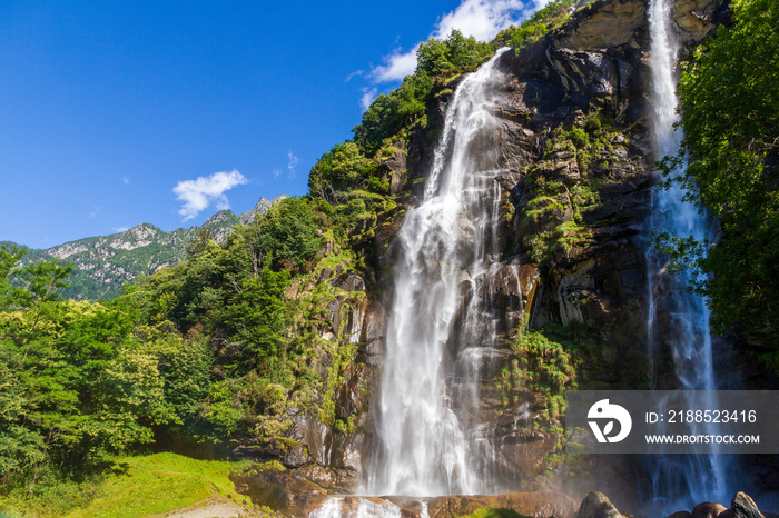 Around the Acquafraggia waterfall