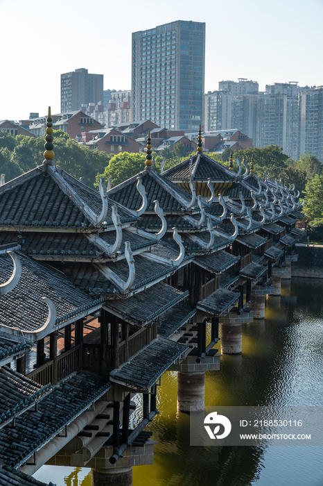 湖南长沙烈士公园跃进湖风雨桥