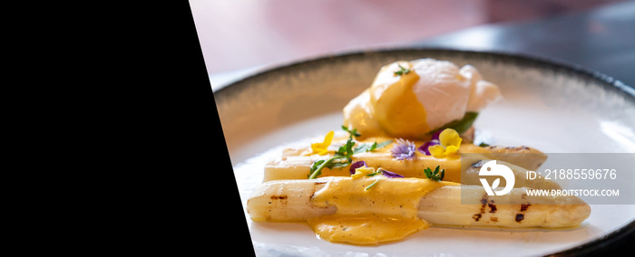 poached egg grilled white asparagus