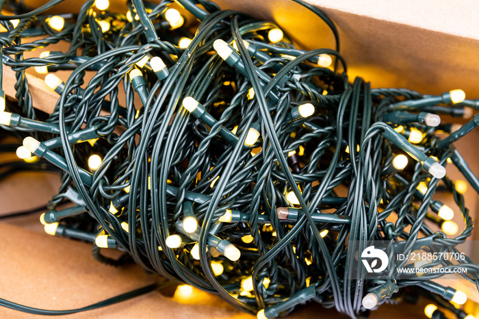 Cable tangle in a box - christmas light chain for outdoor lighting