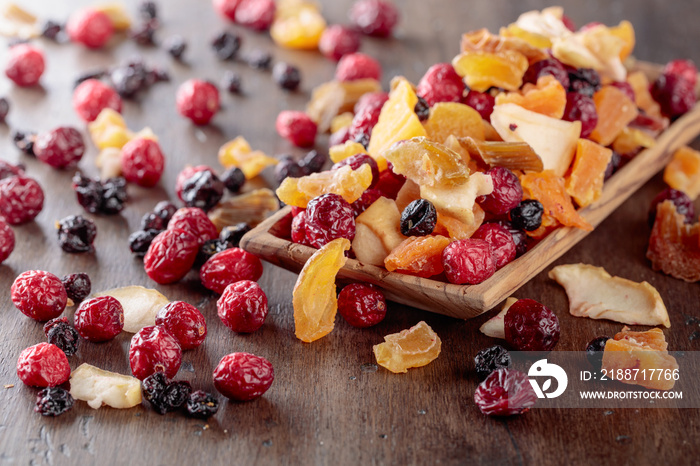 Dried fruits and berries.