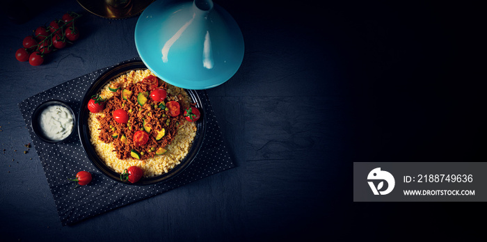 Tomato bulgur with vegetables and minced meat