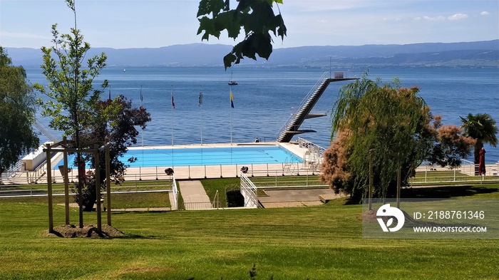 View of Lake Geneva and the outdoor pool of Thonon-les-Bains