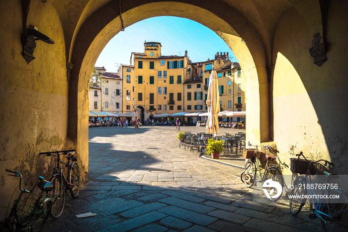 Piazza dell’anfiteatro, Lucca, Italy