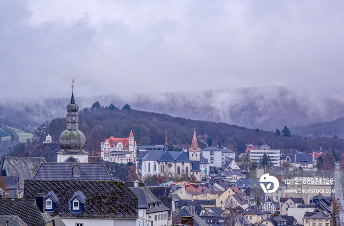 在沙特的阿尔斯塔特·冯·阿恩斯伯格（Altstadt von Arnsberg）身上大放异彩