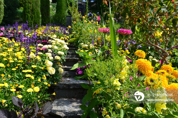 Italienische Blumen-Wassertreppe auf der Insel Mainau