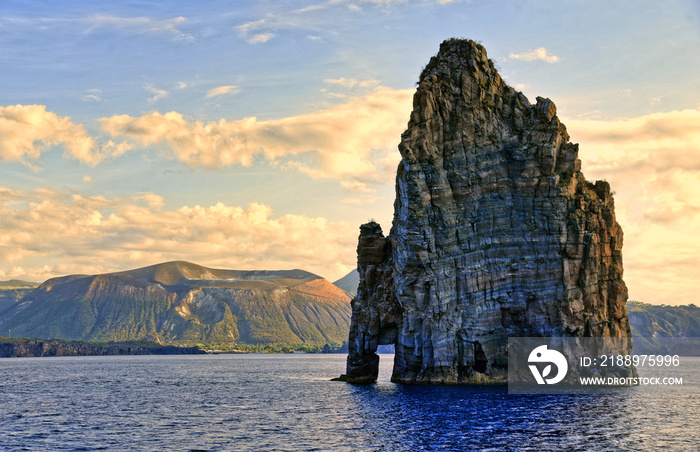 Faraglioni-Felsen bei Lipari