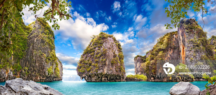 Paisaje idílico de playas y costas de Tailandia.Islas y mar de Phuket. Viajes de aventura y ensueño