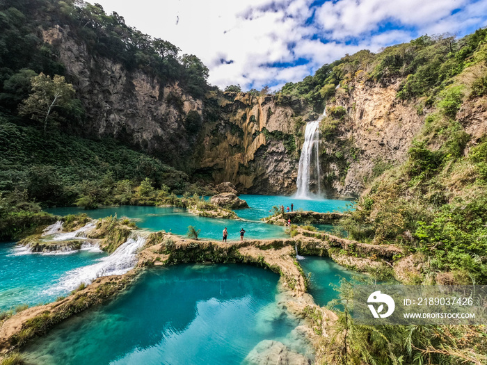 美丽的El Salto del Meco瀑布，Huasteca Potosina，San Luis Potosi，墨西哥