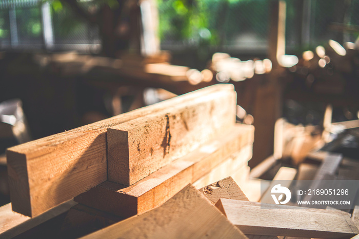 木质材料工业背景，木工机械设备用于木制建筑工厂，wo
