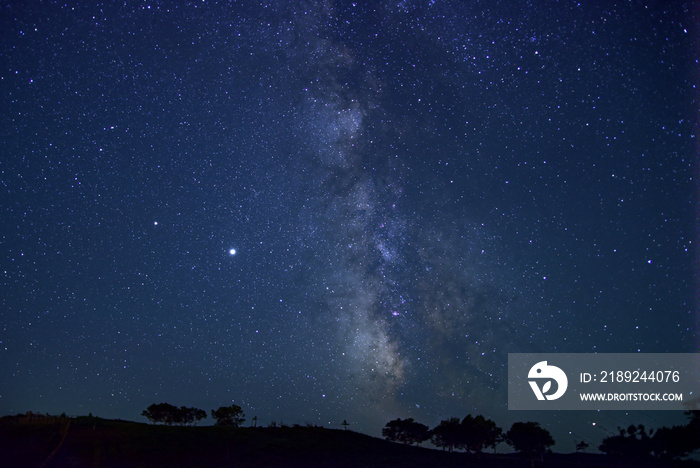 天の川と木星、北海道の夏の夜空。