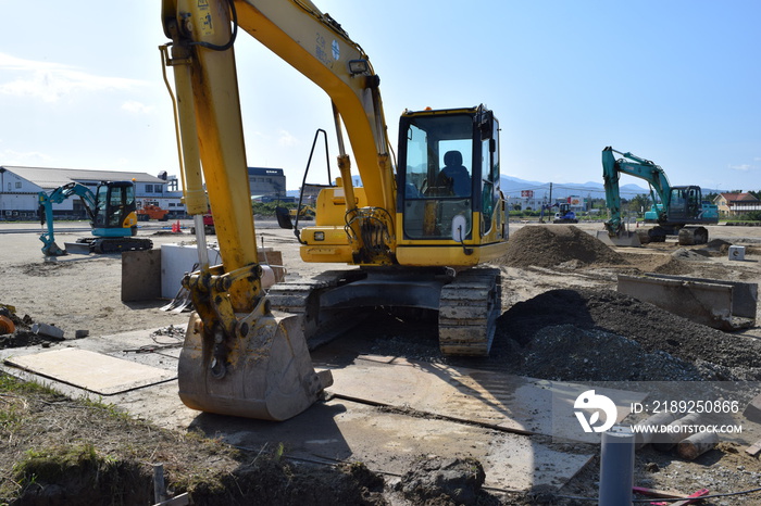 工事現場の建設機械