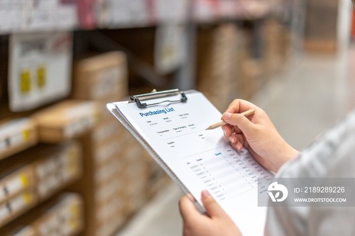 worker working in warehouse