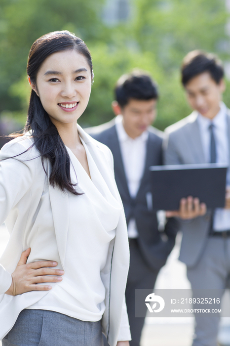 年轻商务女士肖像