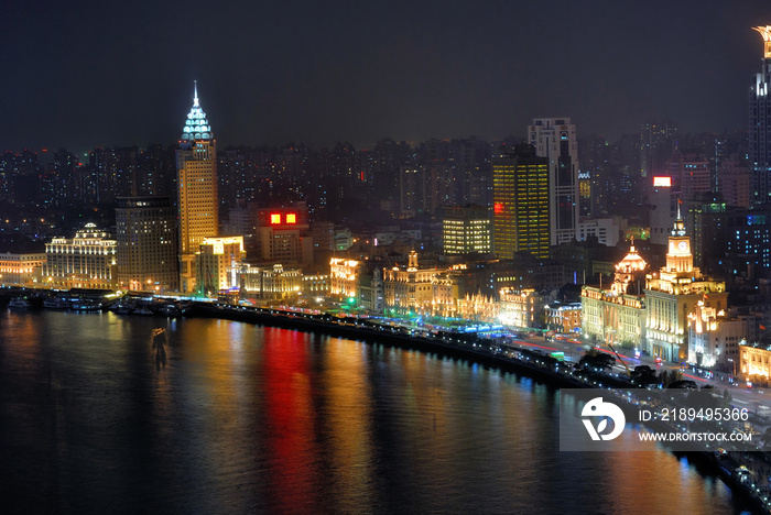 中国上海外滩鸟瞰夜景