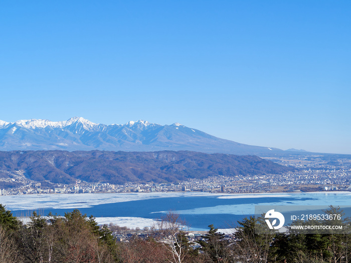 1月下旬（冬） 鳥居平やまびこ公園から結氷した諏訪湖・八ヶ岳を望む 長野県岡谷市