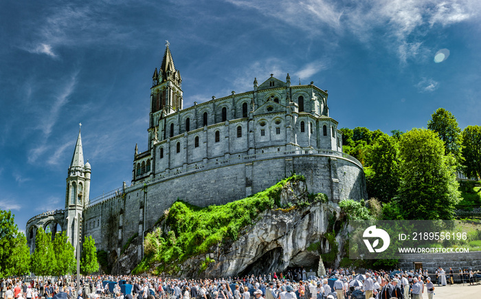 Basilika Notre Dame in Lourdes Frankreich Europa