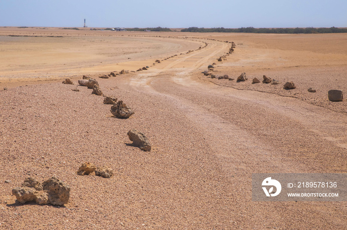 非洲石头围成的简易道路