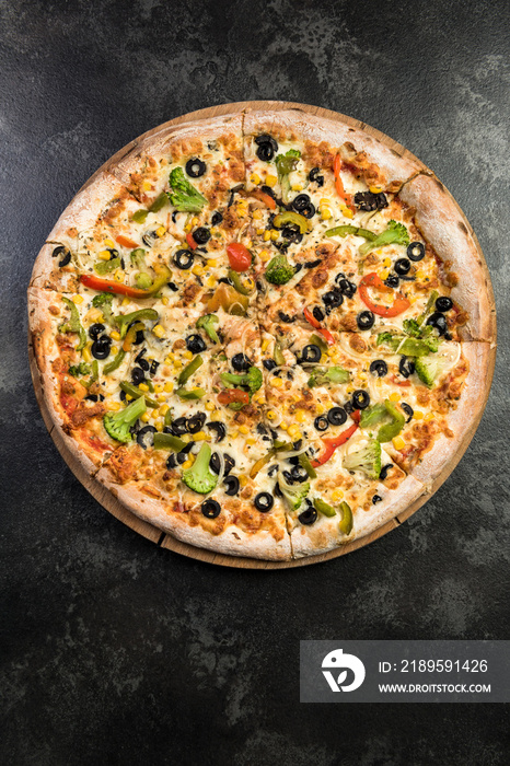 Vegetarian pizza, freshly baked in restaurant