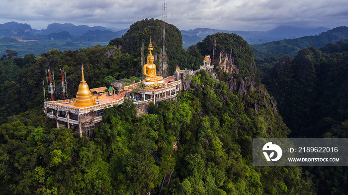 泰国甲米Tham Seua（虎穴）山顶上的佛像