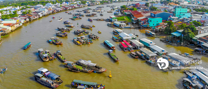 越南灿通蔡让浮动市场鸟瞰图。蔡让是湄公河三角洲的著名市场