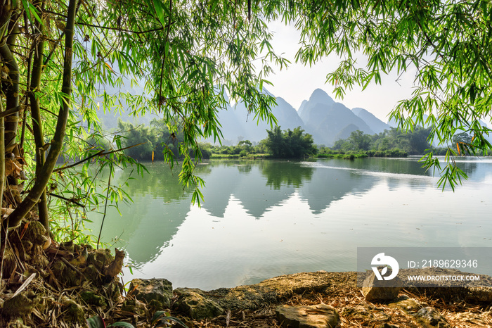 Amazing view of the Yulong River at Yangshuo, Guilin, China