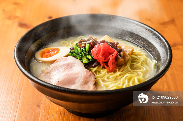 とんこつラーメン　Tonkotsu Ramen