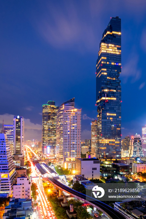 泰国曼谷市中心商业中心高峰时段的城市景观