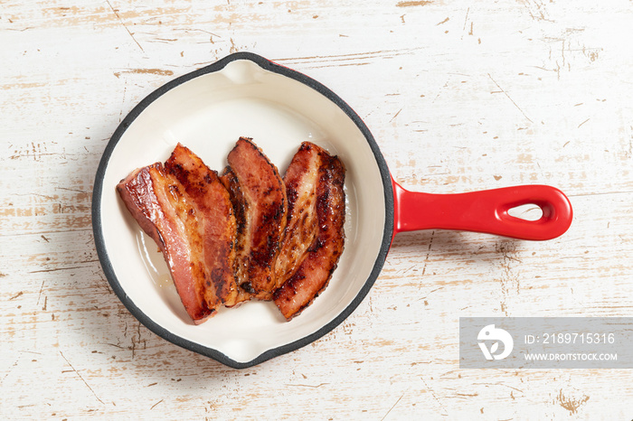 厚切りベーコン　Enamel frying pan and thick bacon