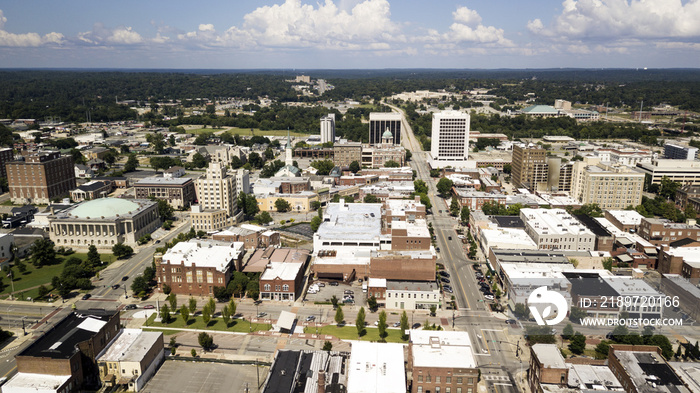 俯瞰佐治亚州梅肯市中心的街道建筑