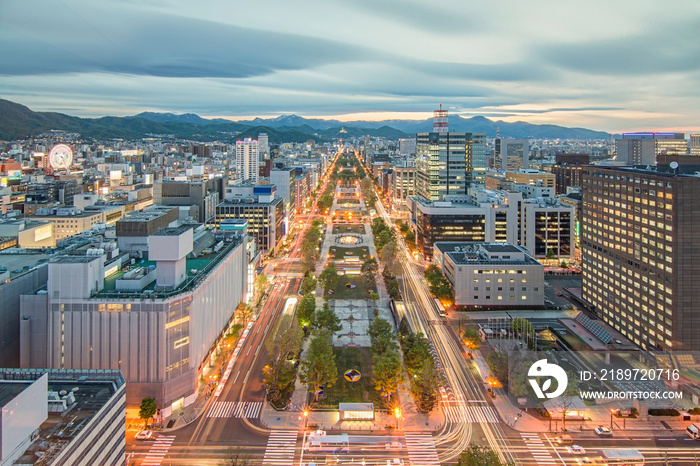 日本札幌市中心奥多里公园的天际线。