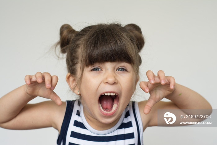 Children negative emotions. Screaming preschool child