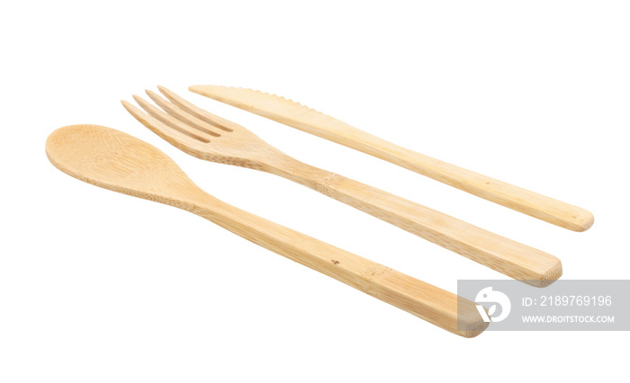 天然材料制成的竹木餐具、一次性叉子、勺子、刀，隔离在白色背景上
