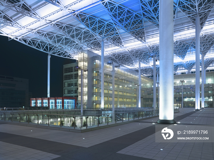 Walkway with columned ceiling in modern office building