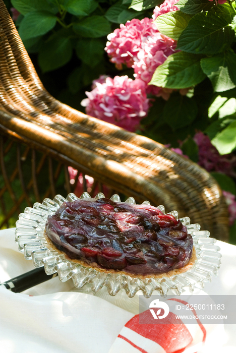 Tarte Tatin with cherries and Tropea onions